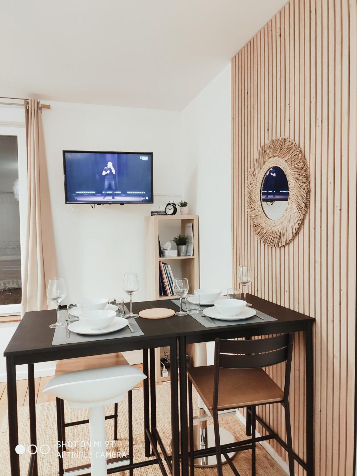Chaleureux T2 Au Style Vintage - Rue Gratuite Apartment อาเมียงส์ ภายนอก รูปภาพ